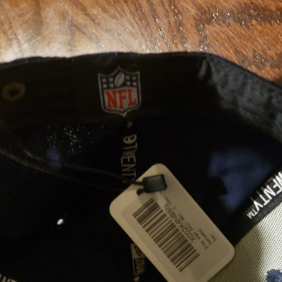 Seahawks hat - Picture 4 of 4